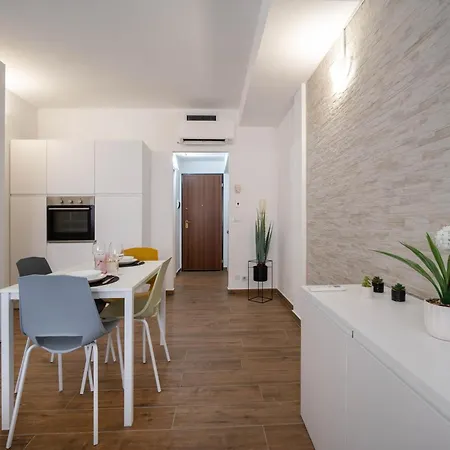 La Rondine - Monolocale Zona Centro 아파트